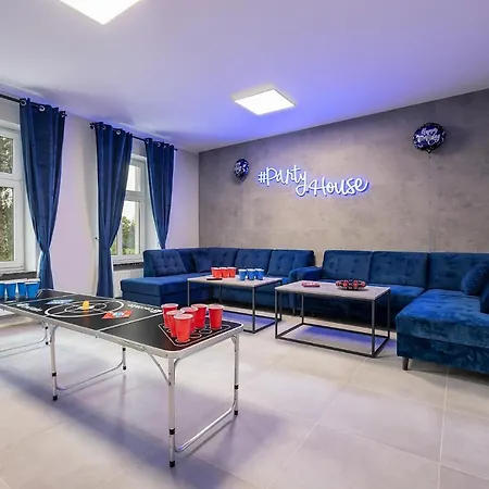 #partyhouse Wilda Apartment